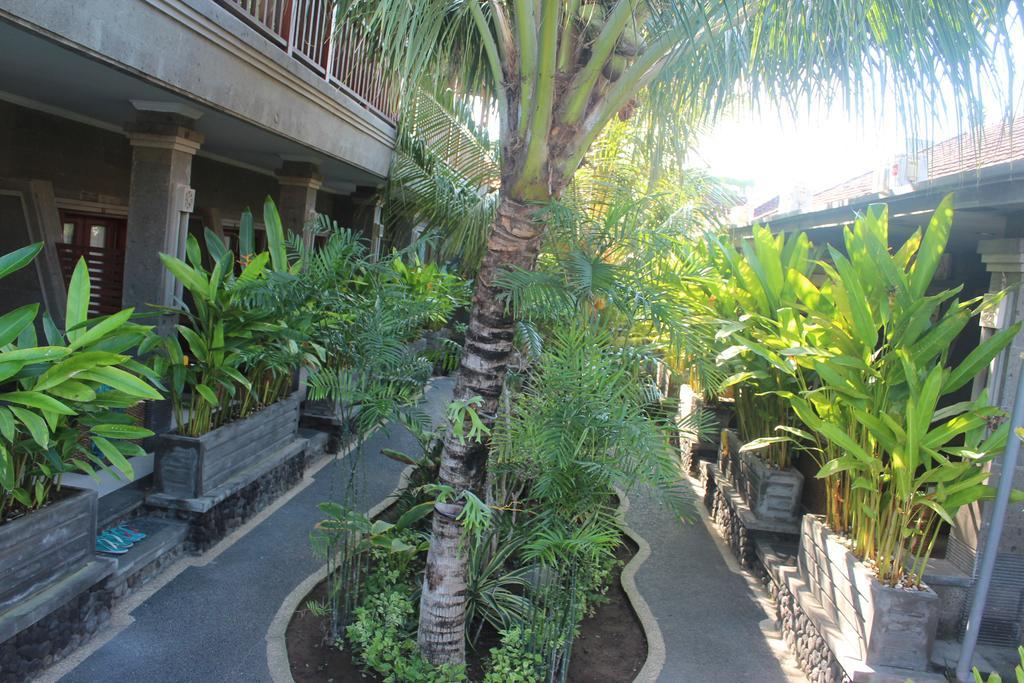 Letos Kubu Homestay Kuta  Exterior photo
